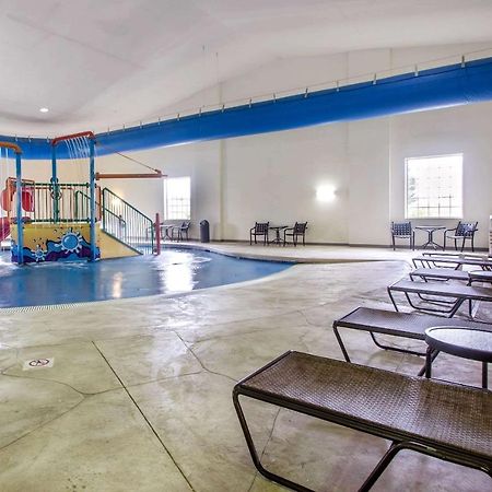 Comfort Suites Johnson Creek Conference Center Εξωτερικό φωτογραφία