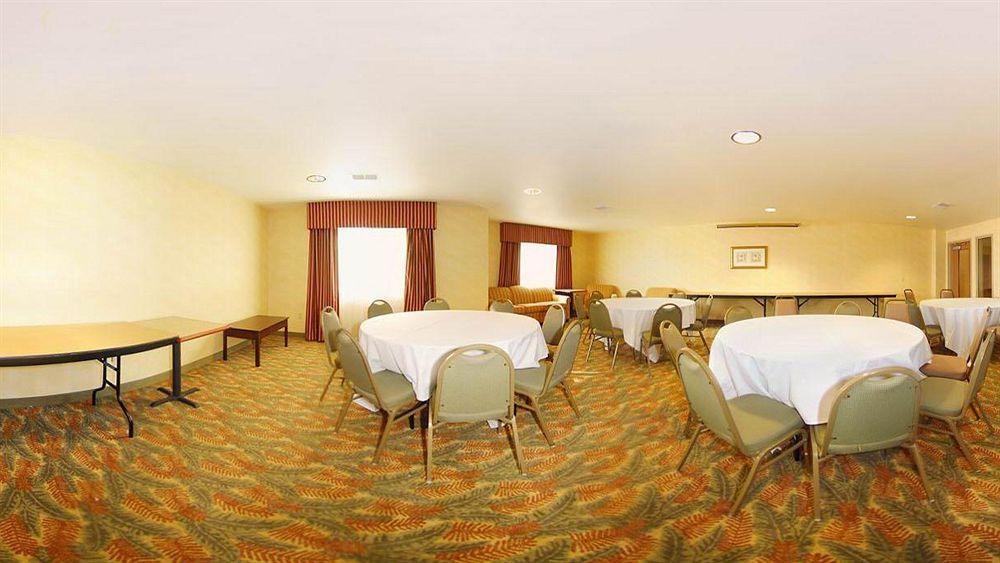 Comfort Suites Johnson Creek Conference Center Εξωτερικό φωτογραφία