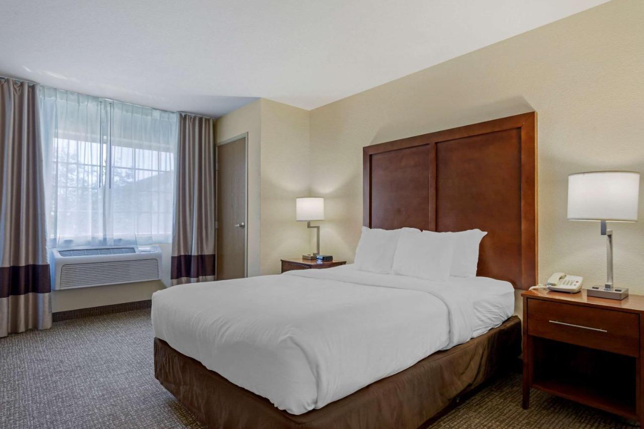 Comfort Suites Johnson Creek Conference Center Εξωτερικό φωτογραφία