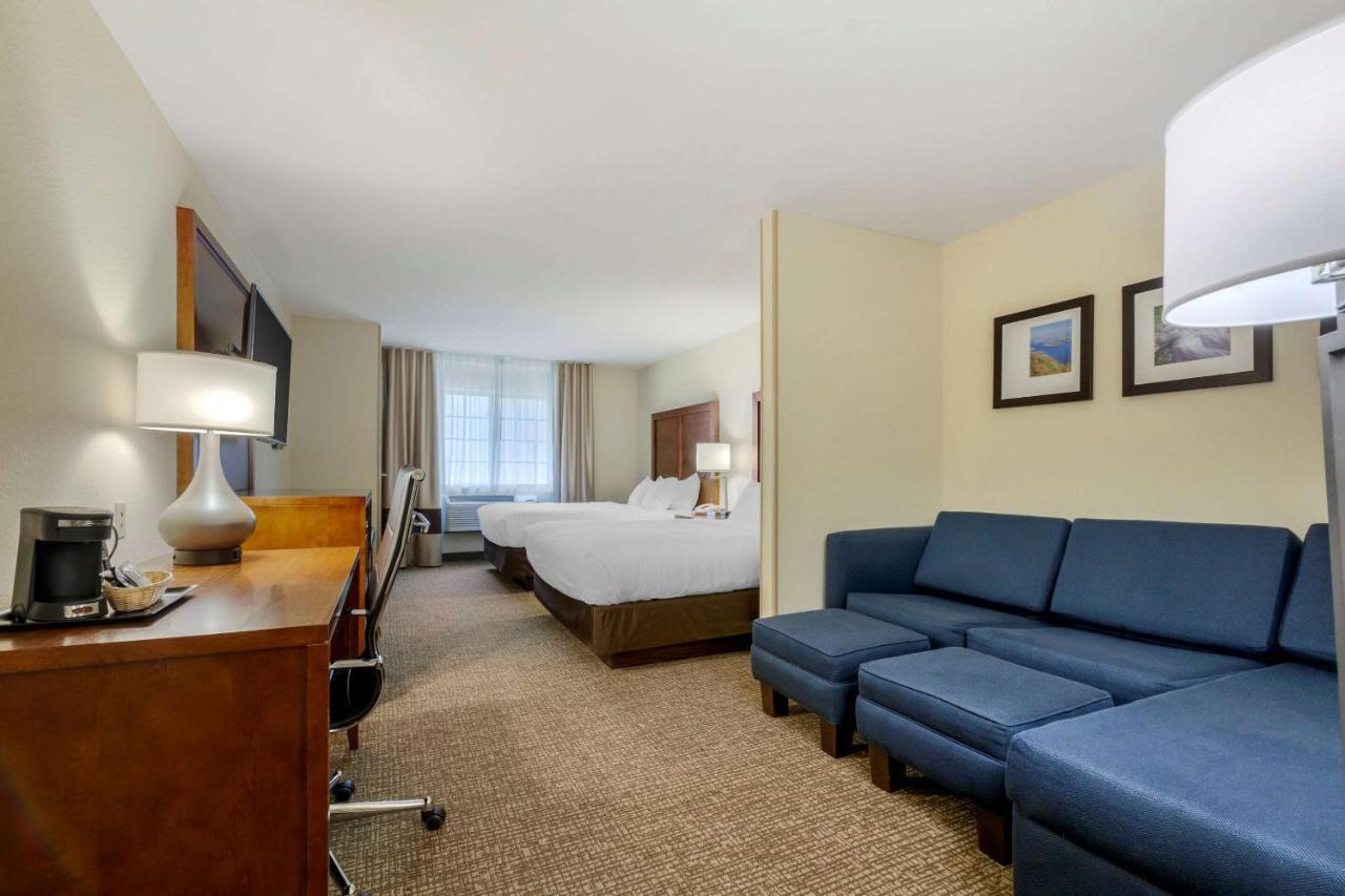 Comfort Suites Johnson Creek Conference Center Εξωτερικό φωτογραφία