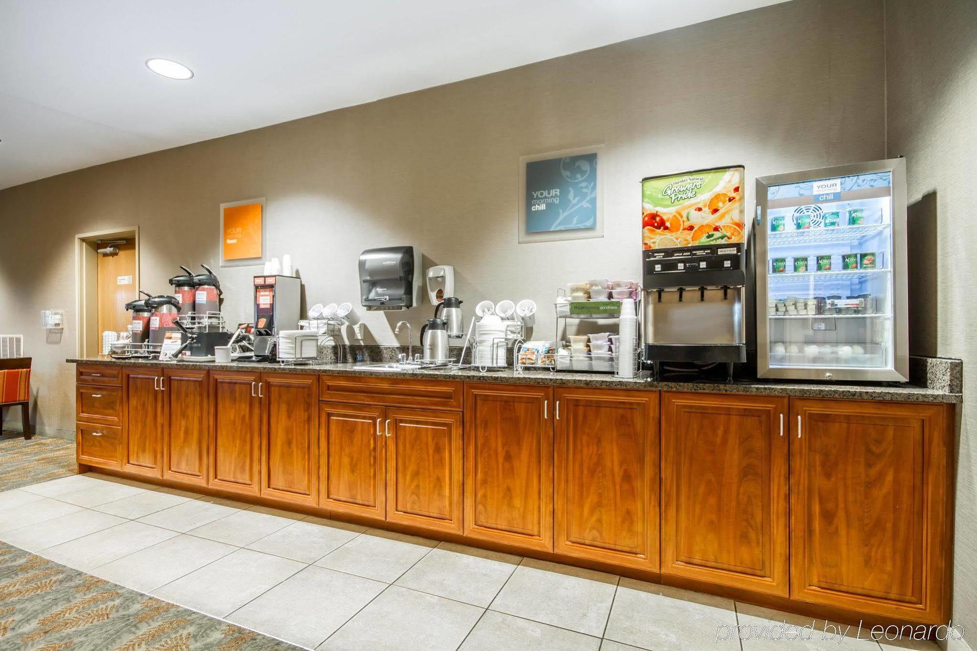Comfort Suites Johnson Creek Conference Center Εξωτερικό φωτογραφία
